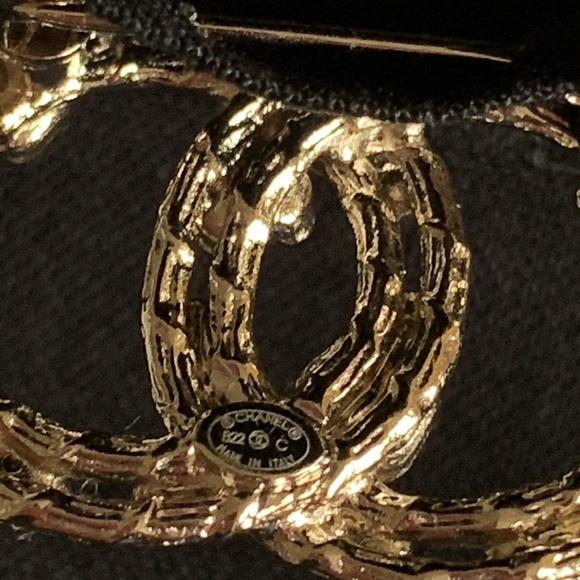 Chanel 22C Brooch Camellia with Crystals - Picture 9 of 13